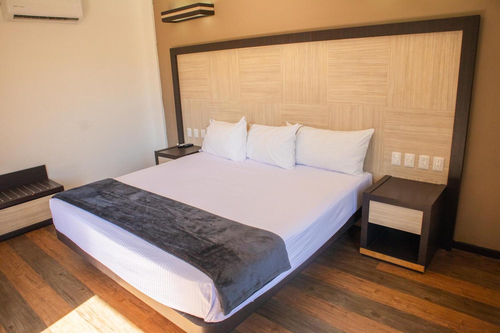 Paseo De La Presa Hotel 4*