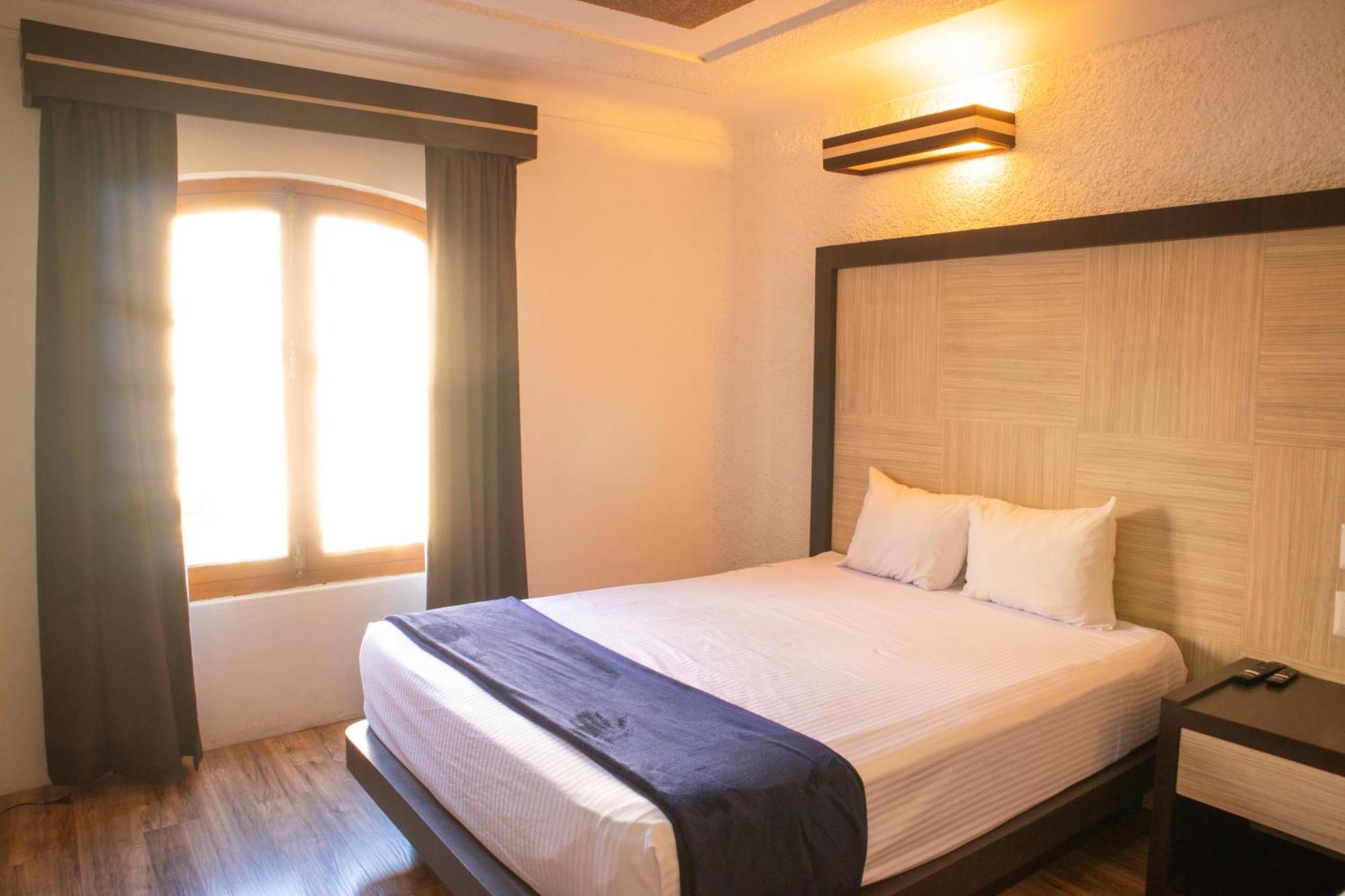 Paseo De La Presa Hotel 4*
